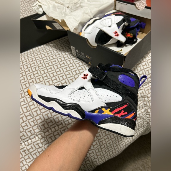 Air Jordan 8 Retro Three-peat size 4 (big boy) - Picture 1 of 2
